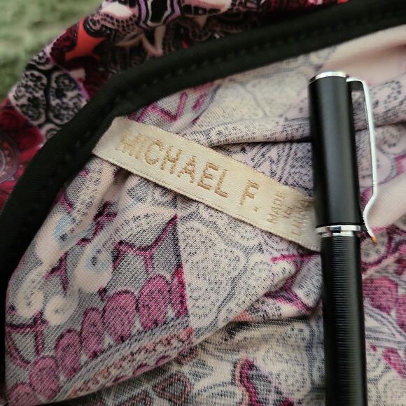 Pretty Michael F butterfly sleeve top - Picture 6 of 7